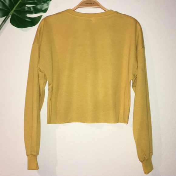 90’s baby crop top - Picture 2 of 4